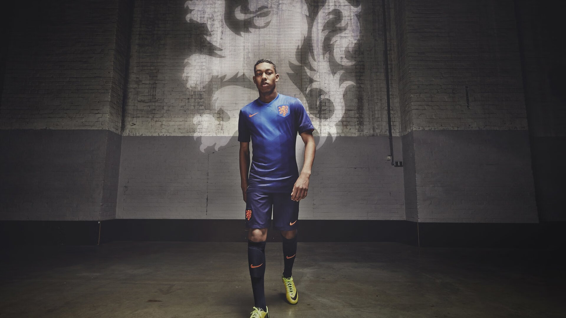 西甲球队结合心理监测优化高压比赛轮换方案