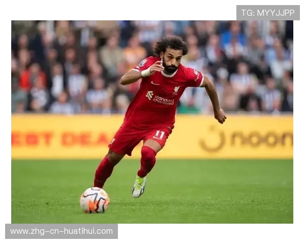 利物浦高速反击启动，萨拉赫扣过后卫射门得分